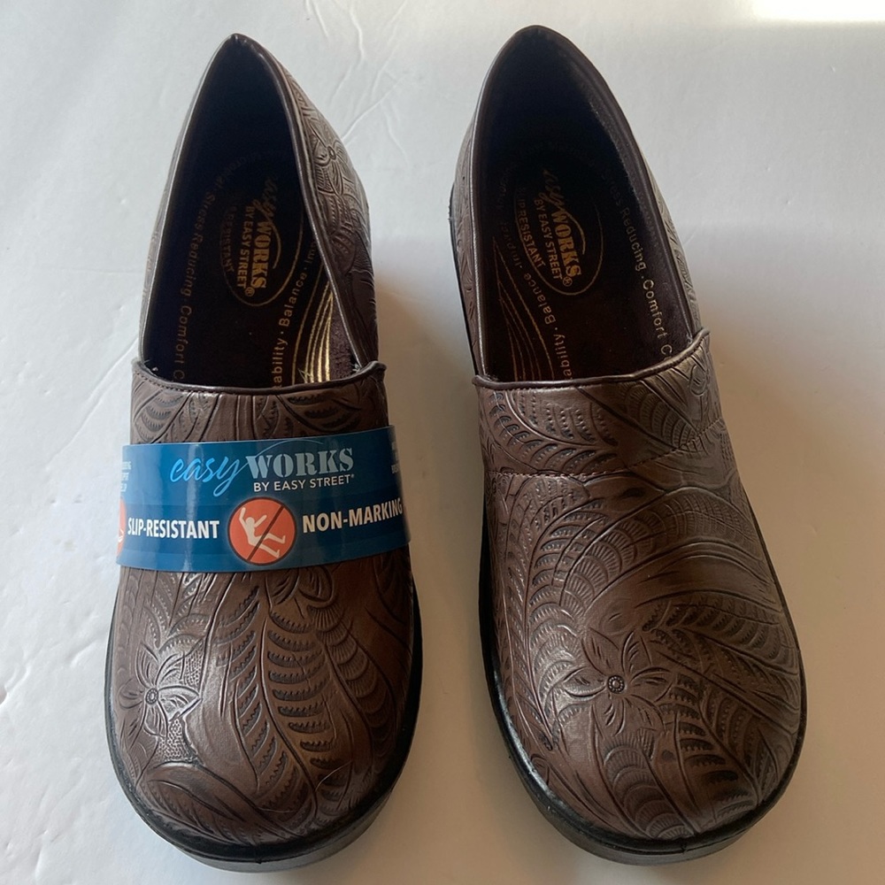SALE 50% OFF - Easy Works by easy street slip resistant work clog shoe